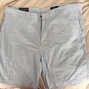 Vineyard Vines Light Blue and White Striped Seersucker Shorts